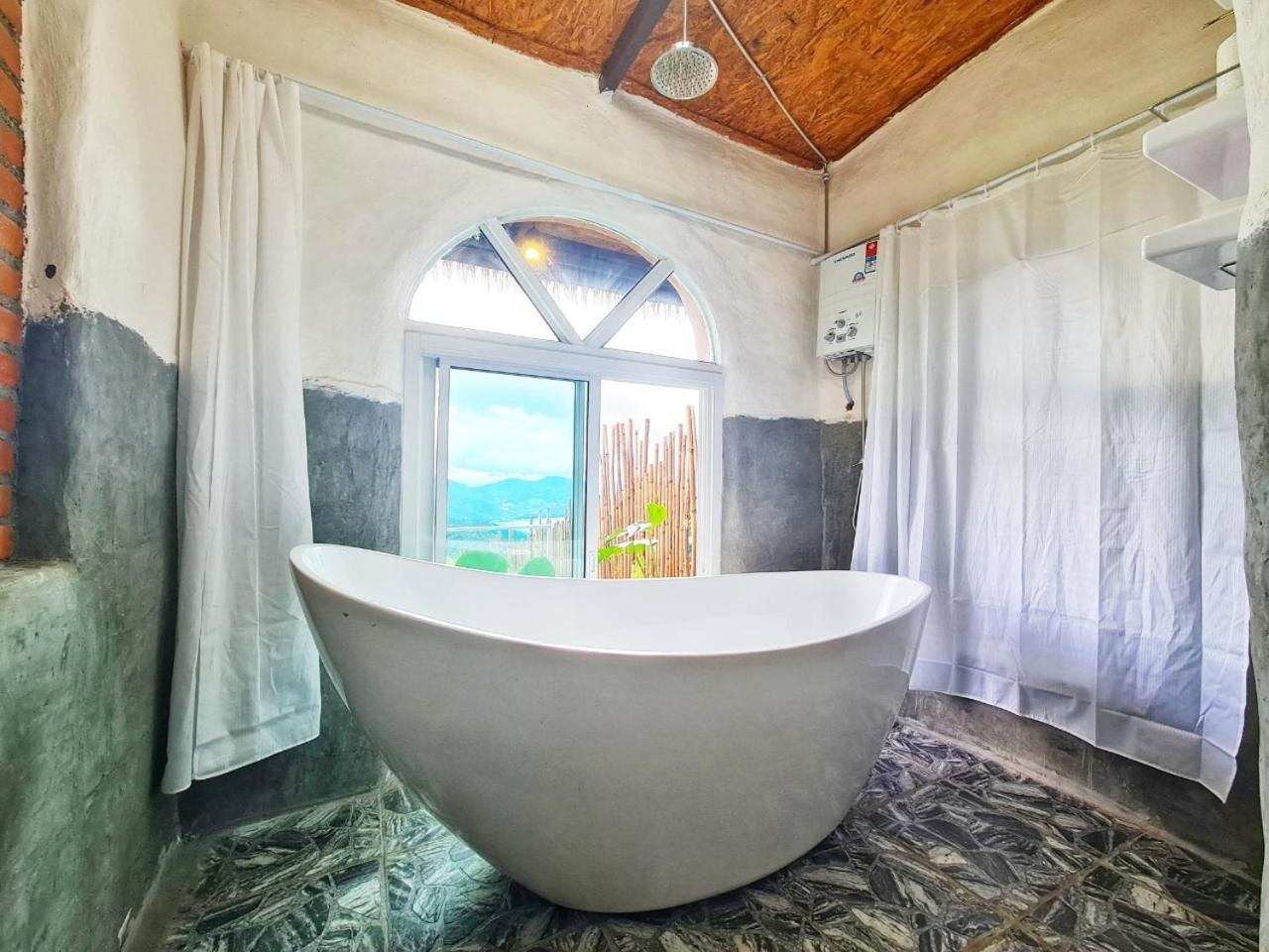 แสงเหนือแคมป์ปิ้งม่อนแจ่ม Hotel Ban Mae Raem Buitenkant foto